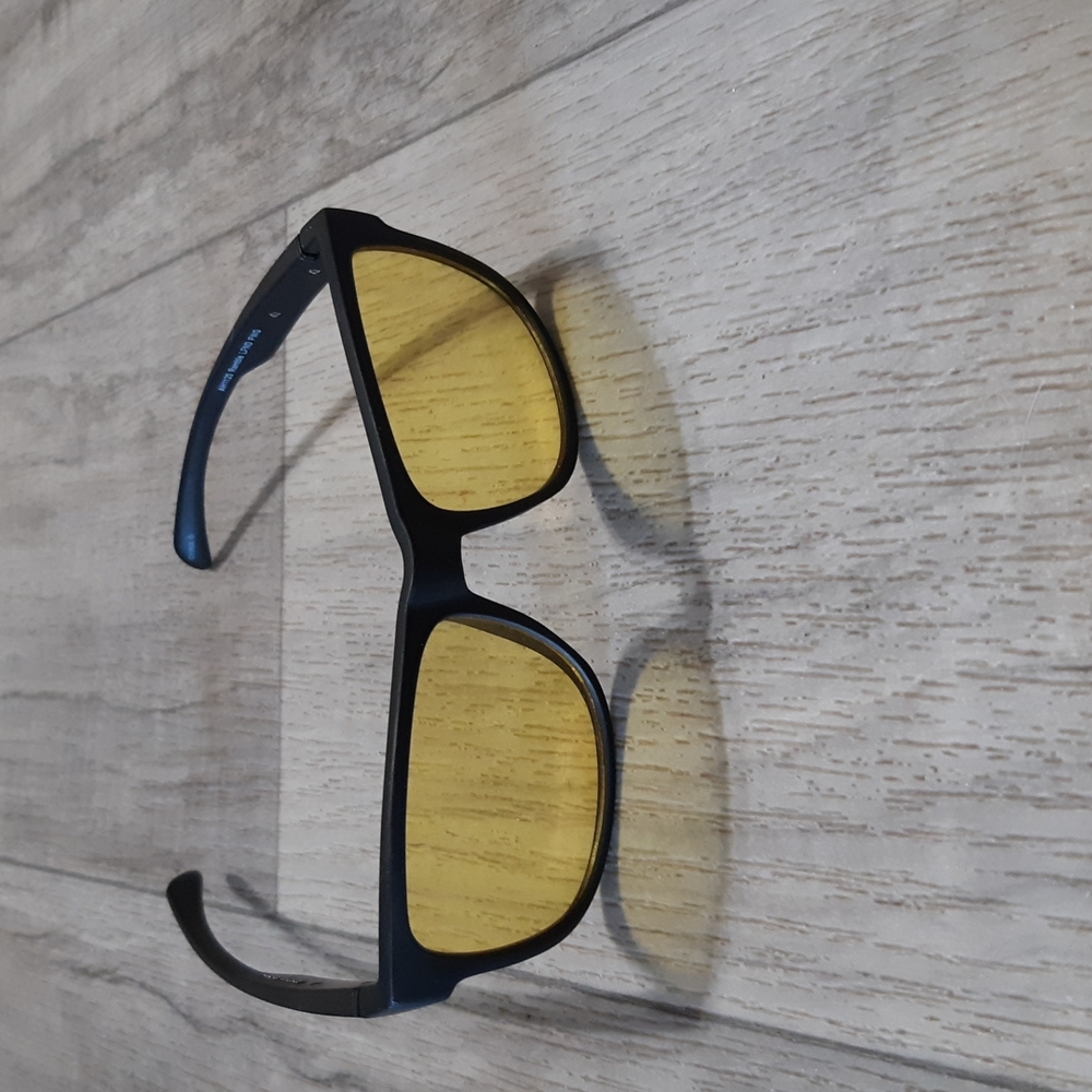 Foster Grant Black Plastic Frames - image 5